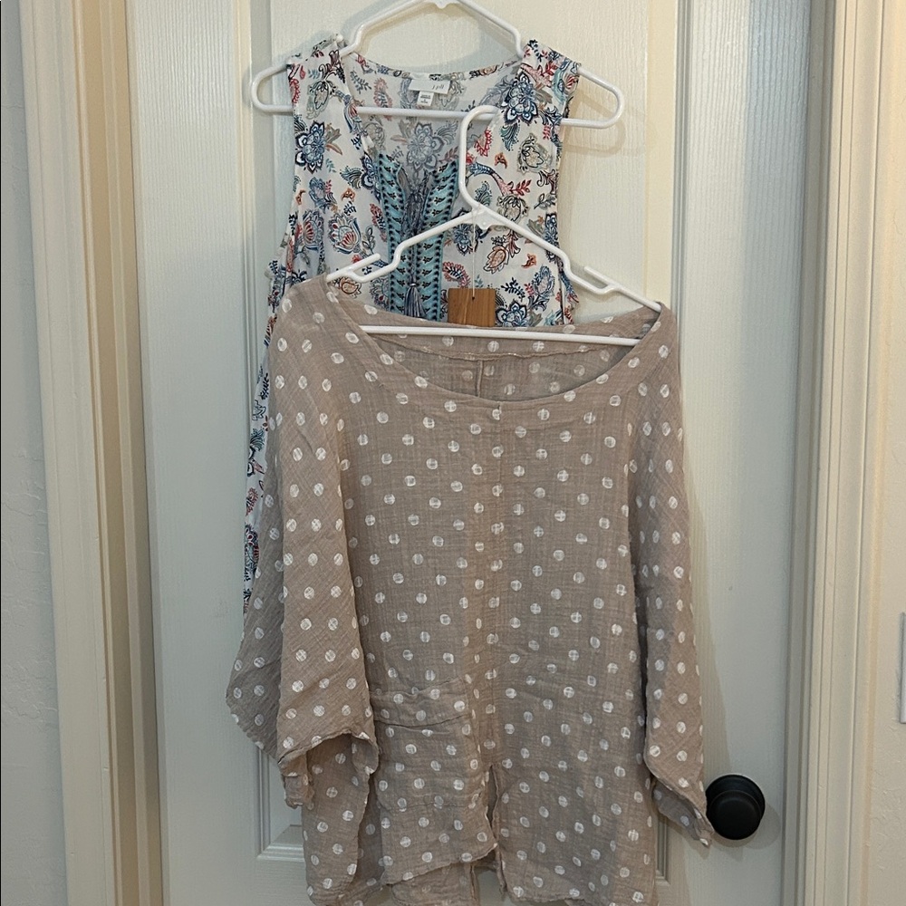 Bundle of 2 tops